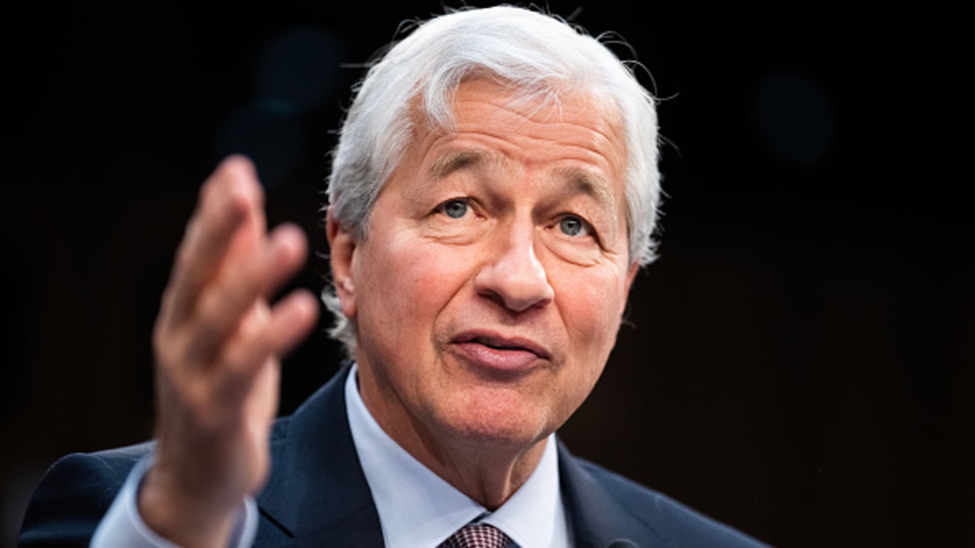 JPMorgan Chase is set to report fourth-quarter earnings.  Here's what the Street expects